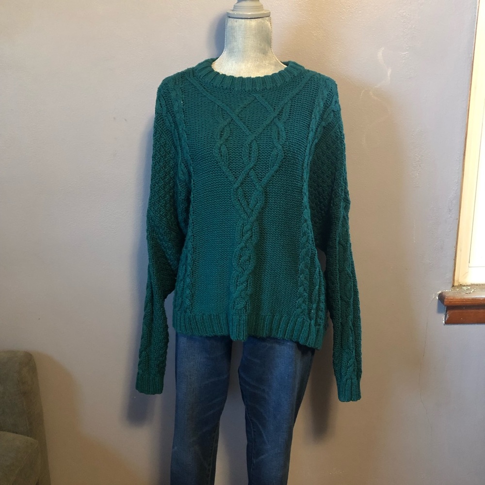 AE Green Sweater. Very Well Loved. Size XL